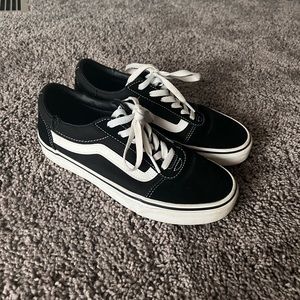 Classic Size 8W Vans
